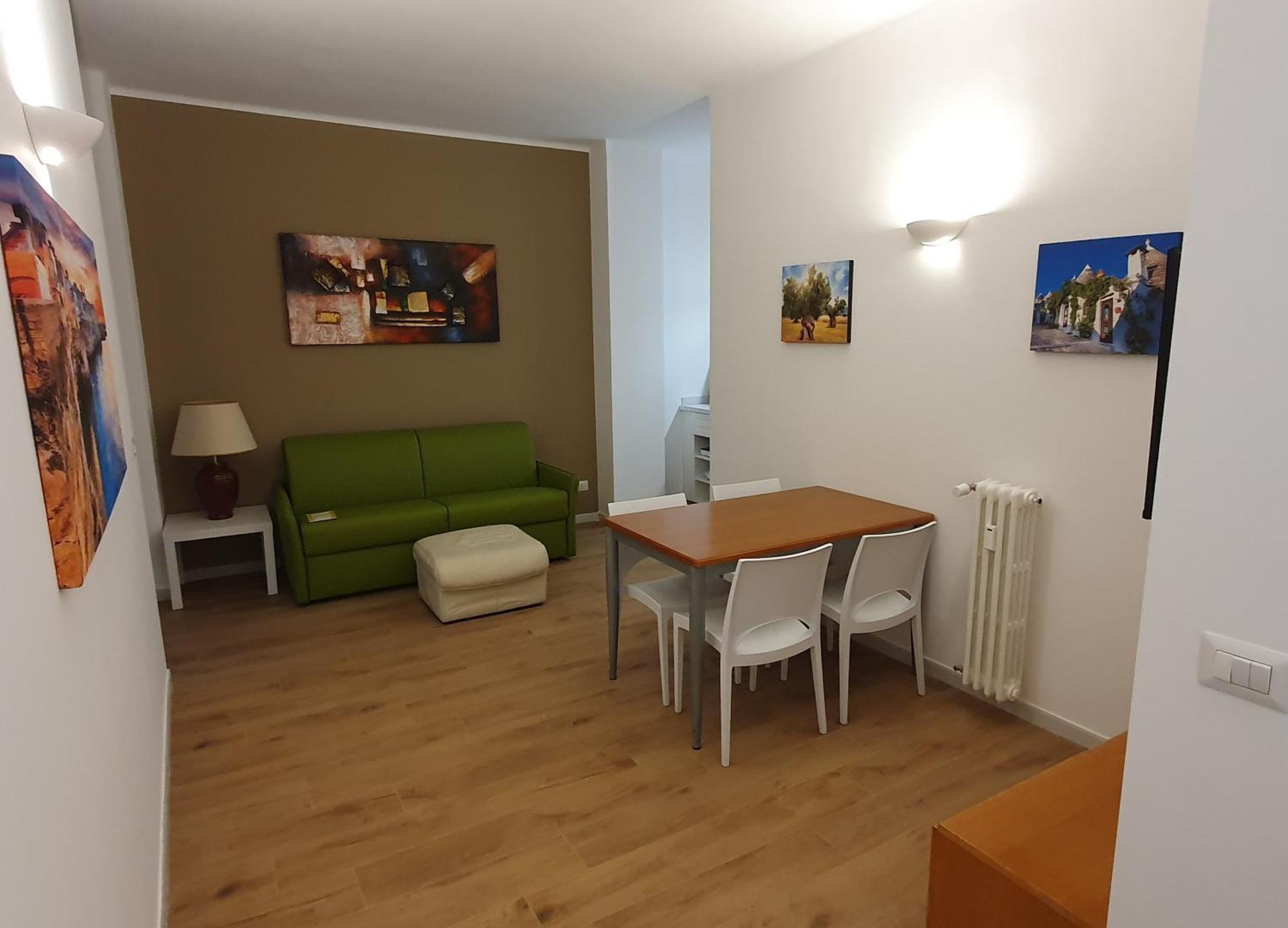 Apartament Iris Qsella *