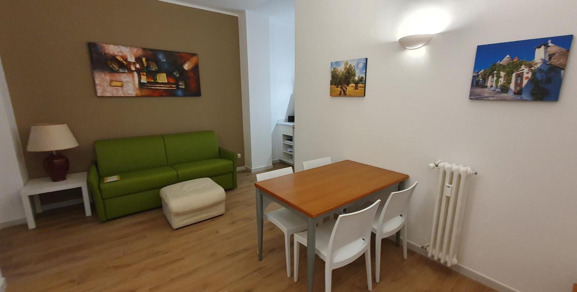 Iris Qsella Apartament